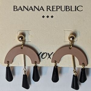 NWT Banana Republic Earrings gold tone backs post dangle black